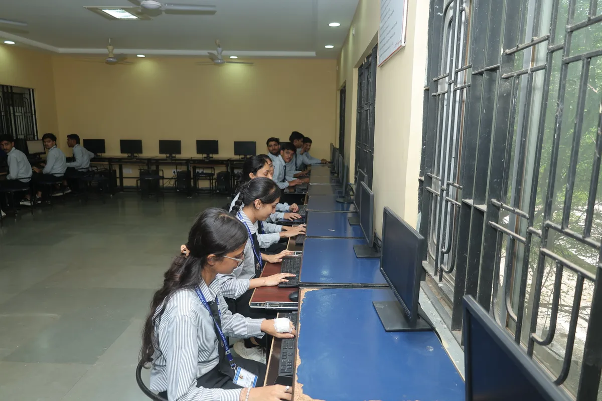 Computer Lab Wide View